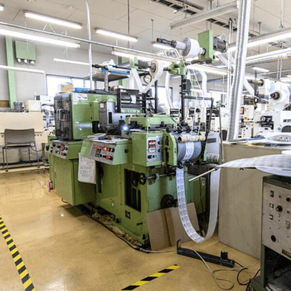 凸版印刷とは？ 大量ロットに強いシール印刷