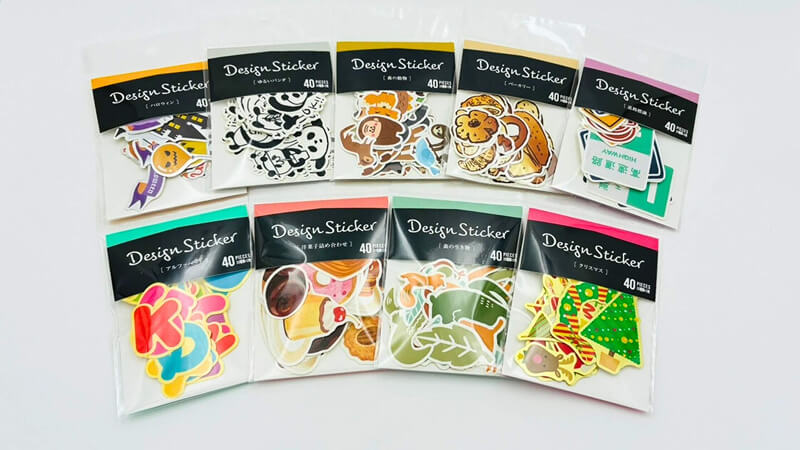 動物やお菓子などのモチーフをダイカットしたフレークシール8種類